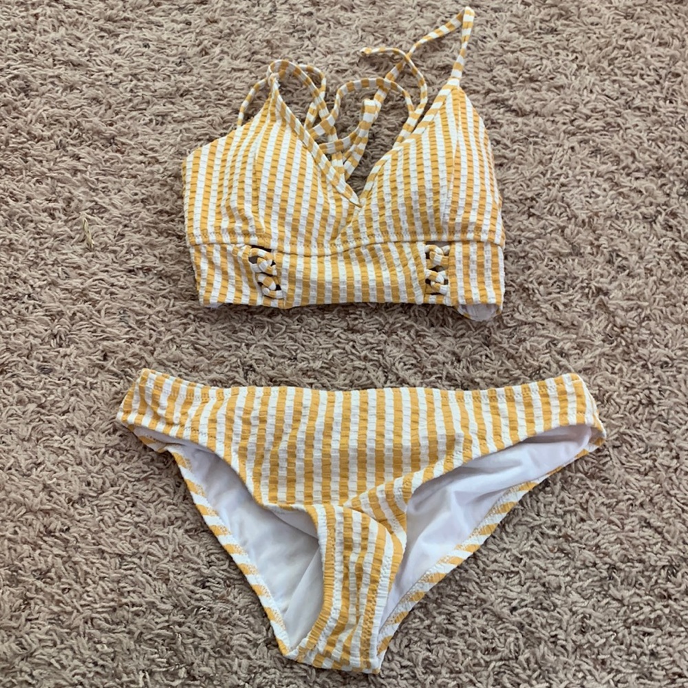Jessica Simpson bikini